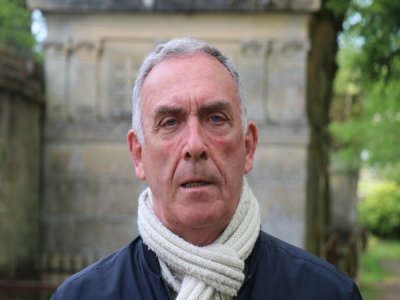 Pierre Bonard organise des visites guidées dans les cimetières dormants.