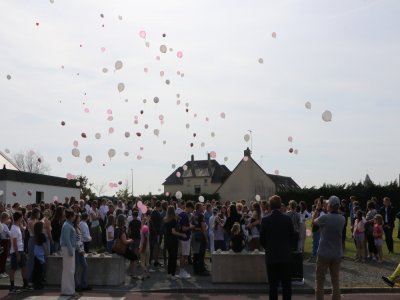 Environ 250 personnes sont venues rendre hommage à Mindy.
