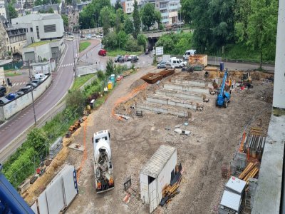 L'extension du parking P3 du CHU de Rouen est en construction. Il permettra d'accueillir près de 600 places supplémentaires.