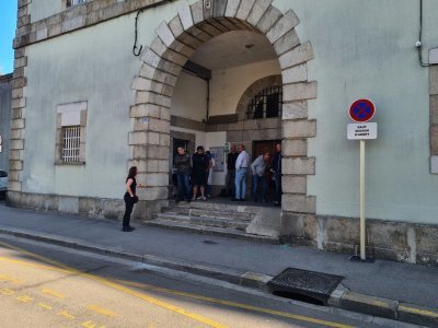 Une minute de silence est observée dans toutes les prisons de France à 11h.