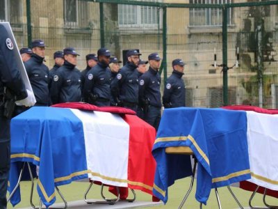 Les cercueils des deux agents tués à Incarville, lors de l'hommage national qui leur a été rendu mercredi 22 mai 2024 à Caen.