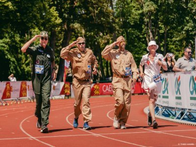 Florence Brachet profite du côté festif de l'événement. - Théo Hamel