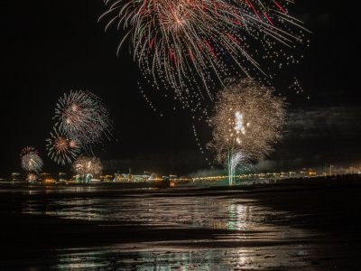 Depuis Ouistreham, on pouvait voir les embrasements de Lion-sur-Mer et Luc-sur-Mer. - Charlotte Fleurial