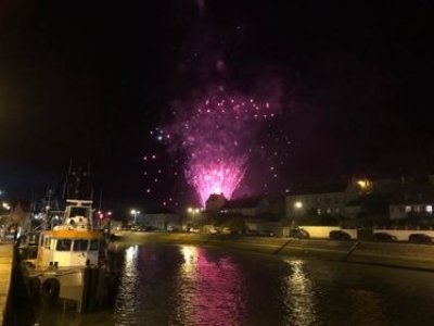 Des feux d'artifice aussi à Port-en-Bessin. - Christelle Tait