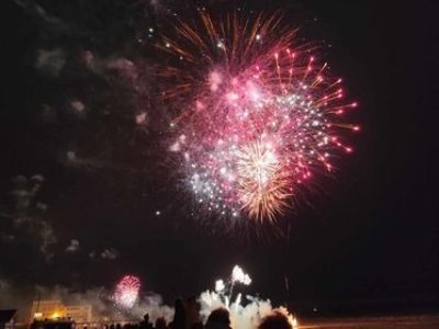 Hermanville-sur-Mer avait aussi ses feux d'artifice. - Caroline Gratian