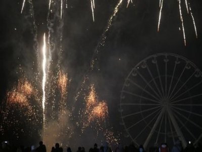 Les feux d'artifice ont illuminé la grande roue de Ouistreham, samedi 1er juin. - Françoise Biquette Balinski