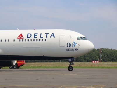 Un avion affrété par la Delta Airlines et aux couleurs du 80e D-Day !