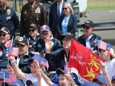 Drapeaux américains, français… et normands !