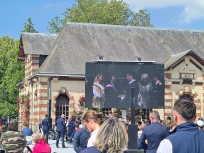 Le président de la République Emmanuel Macron est arrivé ce mercredi 5 juin, peu après 16h, au Haras national de Saint-Lô.