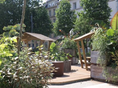 Des bancs ont été installés, l'idéal pour prendre le goûter !