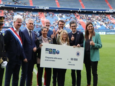 Le match a permis de récolter 50 000 euros, qui seront versés à l'association du Bleuet de France