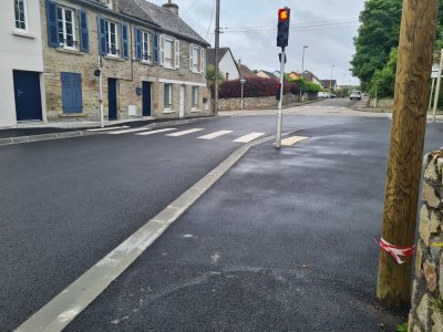 Les faits se sont produits rue Waldeck-Rousseau à Cherbourg, à proximité du carrefour à feux.