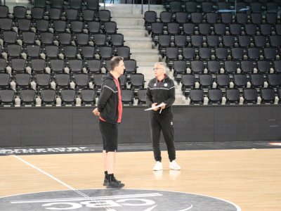 Stéphane Eberlin, coach du CBC, et son assistant Eric Béchaud.