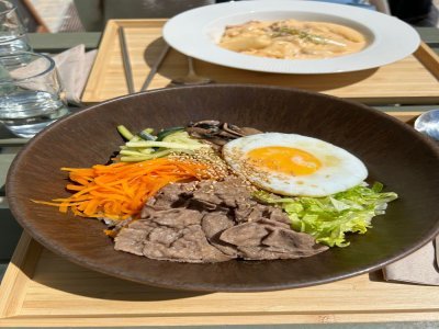 Le bibimbap, plat typique en Corée du Sud. 