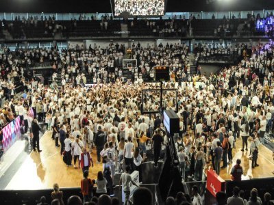 Le Palais des sports de Caen la mer a tremblé !  - Julien Forte