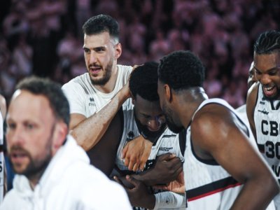 Quelle émotion pour Mounir Bernaoui, capitaine du CBC, blessé pour ce match décisif. - Julien Forte