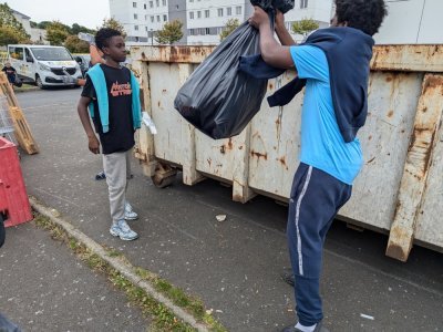 C'est le quatrième été où l'opération "Nettoie ta street" est organisée.