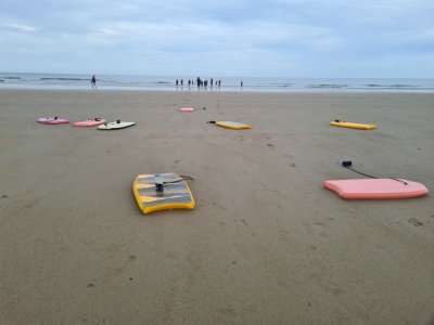 Différentes activités sont proposées sur la plage du Rozel.