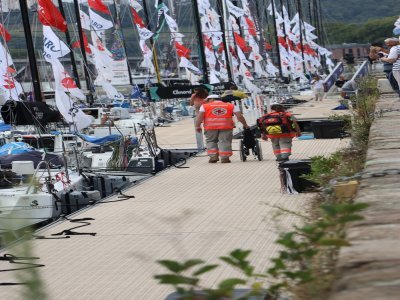 37 skippers participent cette année à la Solitaire du Figaro, dont 29 hommes et huit femmes. 4 étrangers sont en lice pour cette 55e édition. Parmi les skippers, 15 participent pour la première fois à la course.