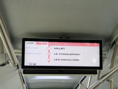 Dans les bus, la signalétique a été repensée.