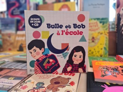 "Bulle et Bob à l'école" est un livre musical.