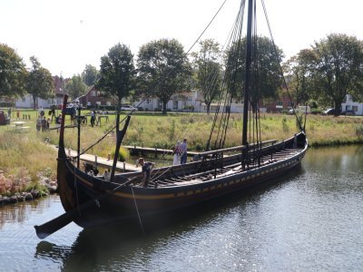 Le musée a reconstruit des bateaux comme à l'époque, capables de naviguer et d'emmener les visiteurs en balade.