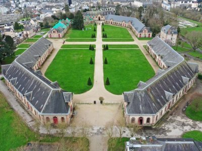 Les écuries du Haras national à Saint-Lô. - Fondation du patrimoine