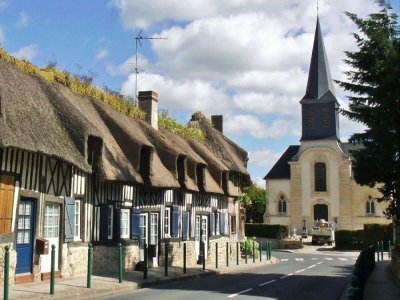 Tourgéville et ses jolies maisons à colombages typiquement normandes.