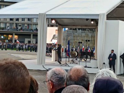 Dans son discours, Emmanuel Macron a notamment rendu hommage aux différents maires successifs du Havre.