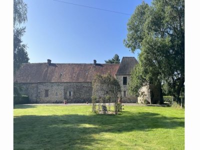 Le charme de l'ancien avec un jardin de 3 000m² ! - Belles demeures