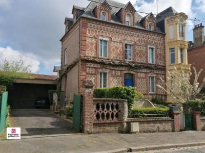 Une magnifique maison de maître, qui cache un grand jardin. On se croirait dans Bridgeton. - propriétés privées