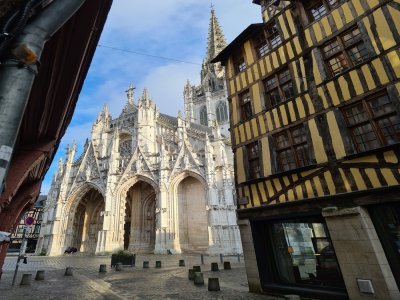 L'église Saint-Maclou ne peut désormais se visiter que les samedis et dimanche de 10h à 12h et de 14h à 17h.