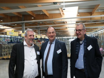 De gauche à droite : Michel Noge, directeur exécutif de la branche Services Courriers Colis, Philippe Dorge, directeur général adjoint en charge de la branche Service Courrier Colis, et Benoît Dussaule, directeur opérationnel du Calvados.