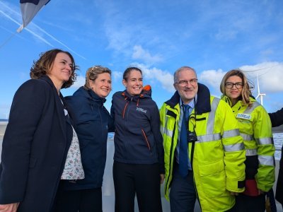 Les ministres Marie-Agnès Poussier Winsback, Olga Givernet et Fabrice Loher (tous trois au centre) étaient à Fécamp pour présenter la cartographie.