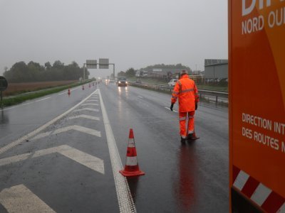 Pour Régis James, "le pire, c'est être sur le périphérique de nuit, quand il pleut. Là, c'est chaud." Lui préfère intervenir quand il y a des bouchons, "mais l'usager rouspète quand c'est le cas", sourit-il.