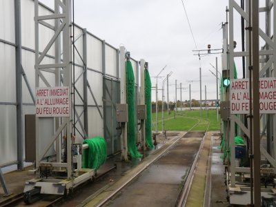 Une station de lavage existe pour que les tramways brillent de mille feux.