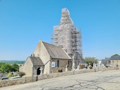 A l'église de Sainte-Cécile, des travaux ont déjà commencé.