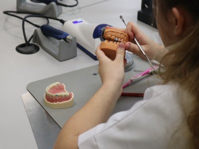 Les étudiants bénéficient de trois salles de formation pour apprendre le métier.