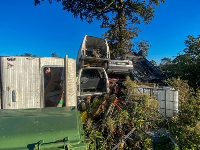 Des dizaines de carcasses de voitures retrouvées dans le Calvados. - Gendarmerie du Calvados