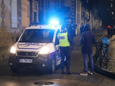 La police était sur place pour bloquer la circulation dans la rue Saint-Blaise.