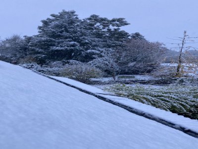 Dans le centre-Manche, la neige est tombée plus dense que sur le littoral. - R. Grellier