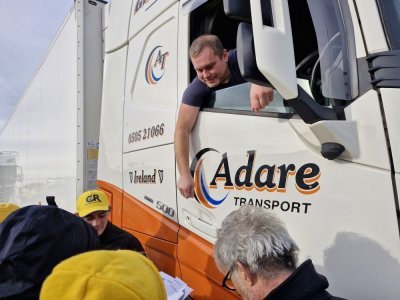 Les manifestants vérifiaient minutieusement la provenance, la destination et le contenu de chaque camion