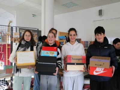 A La Croix-Rouge, les écoles participent activement à la collecte des boîtes de Noël.