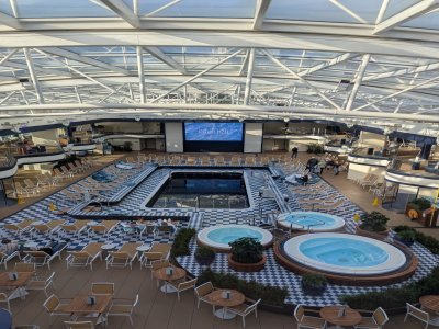 La piscine couverte, une grande première pour la compagnie.