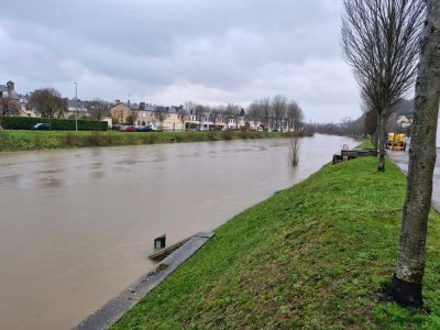 A Saint-Lô, la Vire déborde aussi.