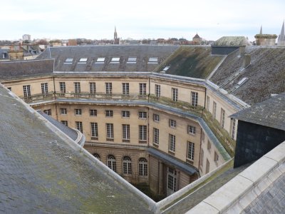 L'intérieur du Palais Fontette, depuis son toit.