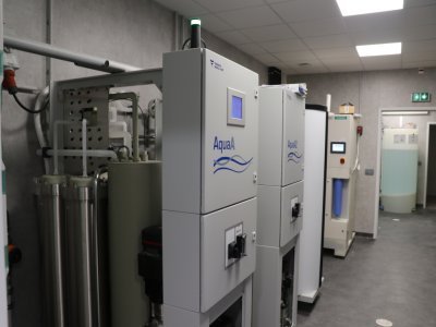 L'établissement dispose d'une salle de purification d'eau pour le bon fonctionnement du traitement.