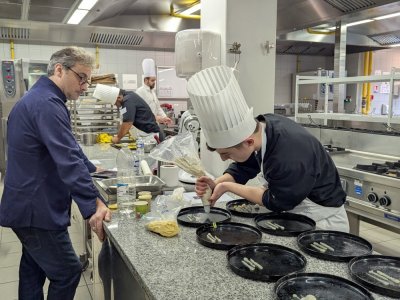 C'est Jean-François Foucher, pâtissier reconnu de Cherbourg, qui préside le jury Nord.