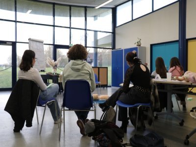 Le groupe des 15 volontaires était exclusivement féminin pour cette première journée d'information, à Argentan.