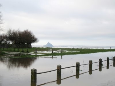 Grande marée d'équinoxe l'année dernière, la mer avait envahi les herbus dans la baie.